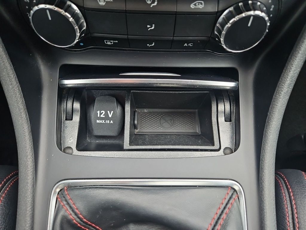 Fahrzeugabbildung Mercedes-Benz CLA 200 Coupé AMG Night Pano Sport LED Sound SHZ