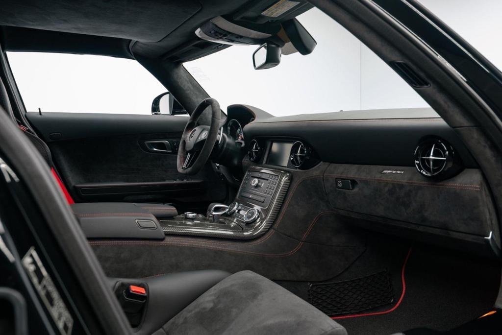 Mercedes-Benz SLS AMG