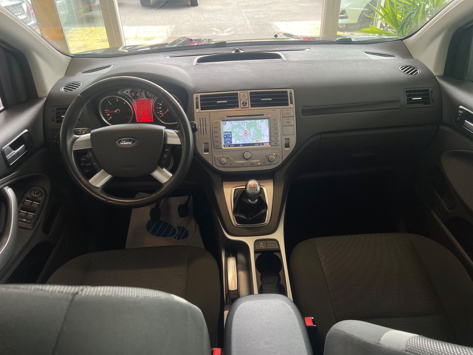 Fahrzeugabbildung Ford Kuga Champions 4x4 Edition *PANO*NAVI*