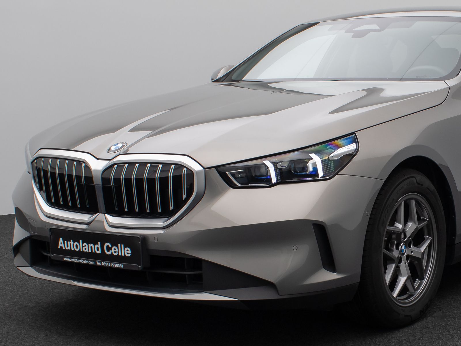 Fahrzeugabbildung BMW 520d Kamera DAB Leder Ad.LED Alarm Sport 18Zoll