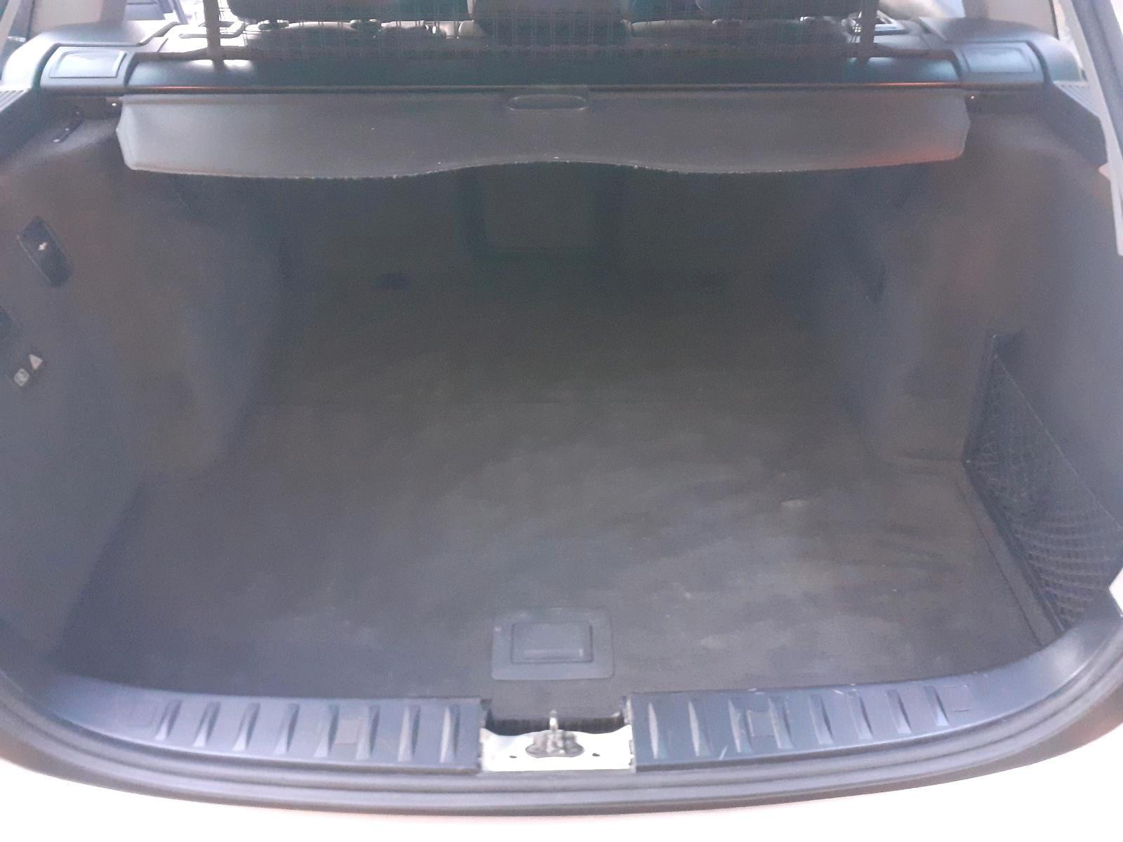 BMW 320 2010 — photo 11