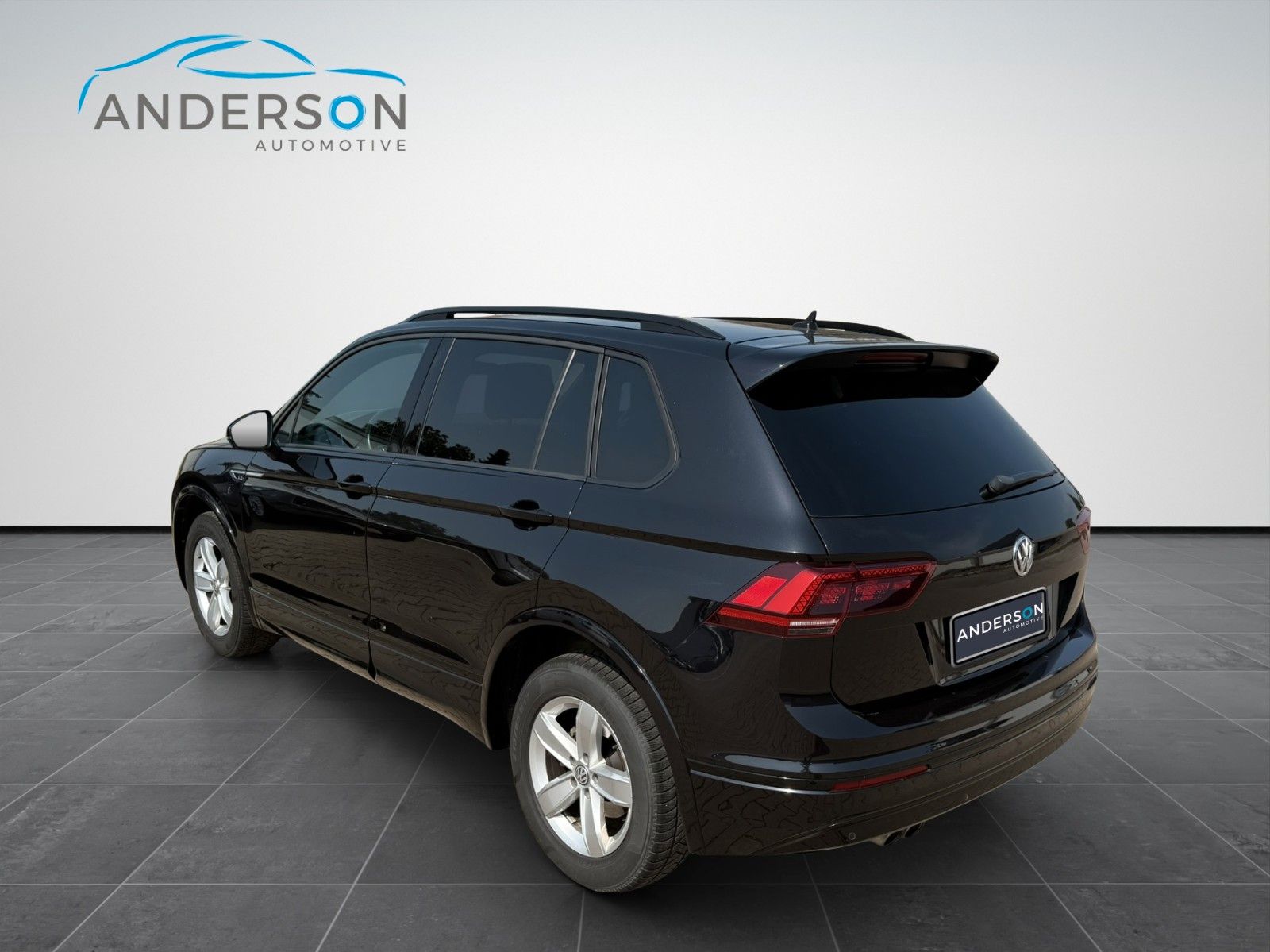 Fahrzeugabbildung Volkswagen TIGUAN HIGHL. R-LINE 4MOT DSG VIRT