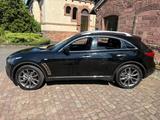Infiniti FX FX30d S BOSE*SDach*VOLL 3.0D 4x4 - Infiniti mit Diesel-Antrieb