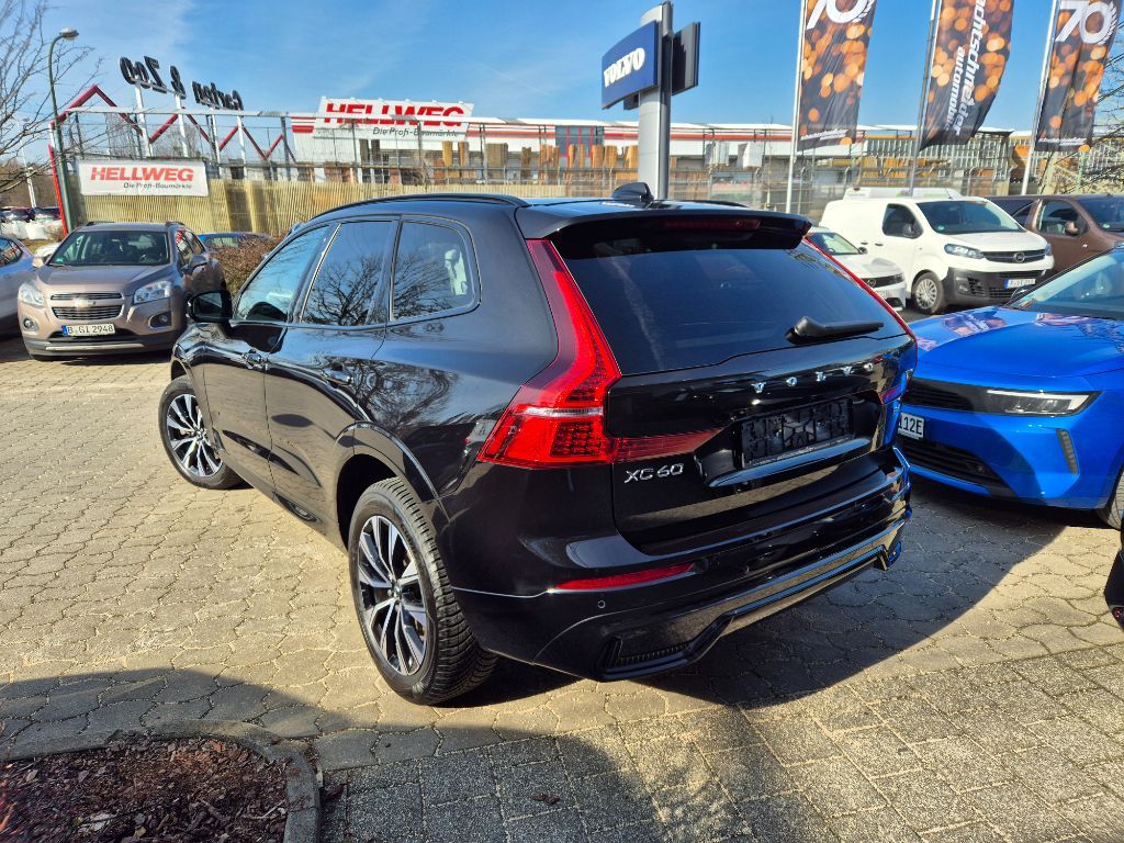 Fahrzeugabbildung Volvo XC60 B4 D Plus Dark+HarmanKardon+Fahrerassist.