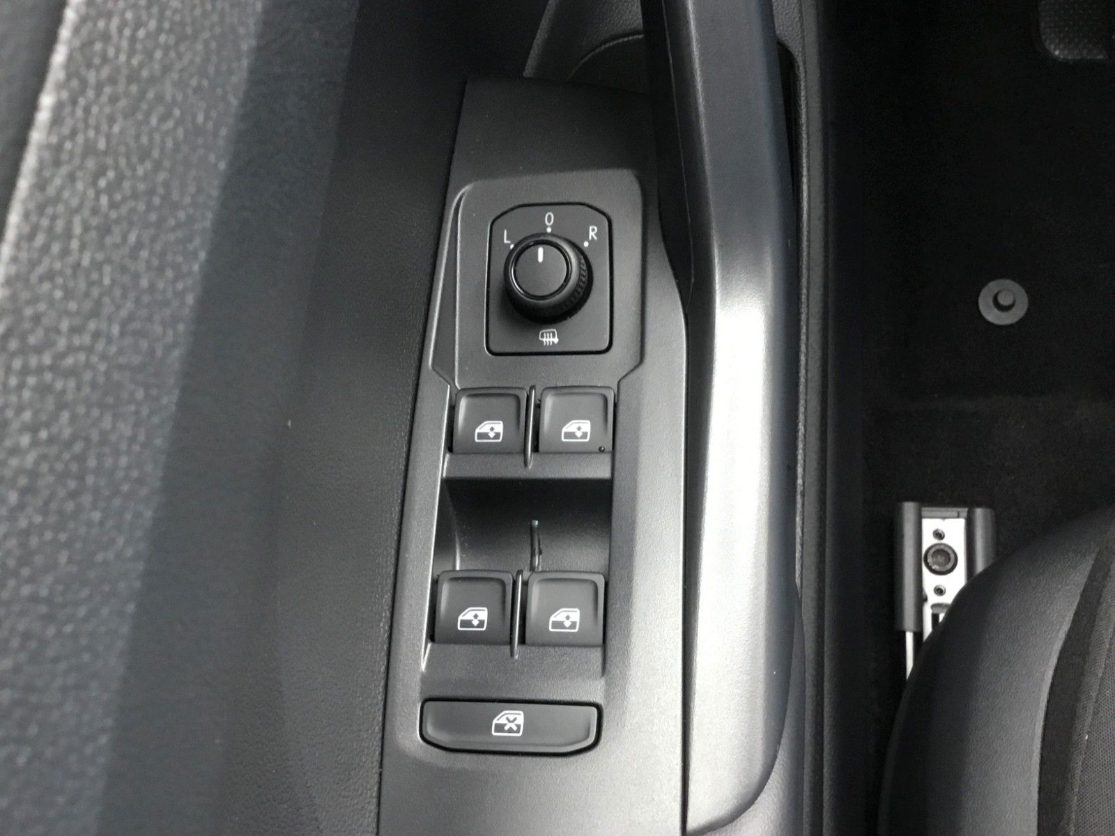 Fahrzeugabbildung Volkswagen T-Cross 1.0 TSI Life+Sitzheizung+LED+16" GJR