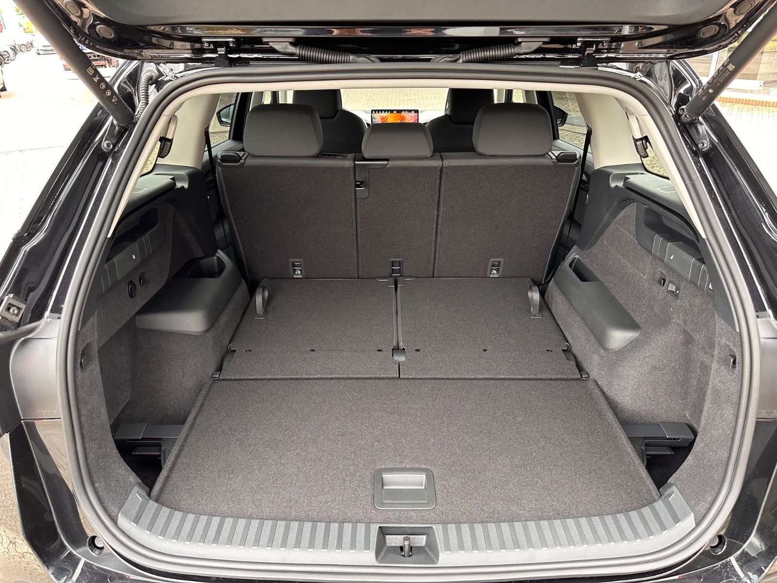 Fahrzeugabbildung SKODA Kodiaq 2.0 TDI 4x4 Selection AHK/7-Sitz/Navi/ACC
