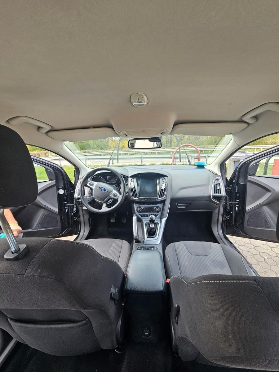 Ford Focus 2012 — photo 5