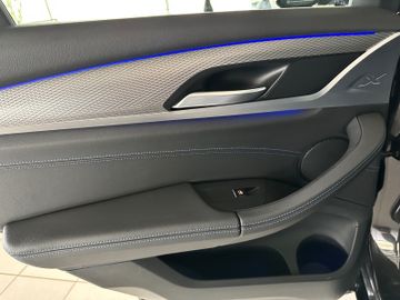 Fahrzeugabbildung BMW X3 xD20d M Sport Kamera STDHZ Panorama DisplKey