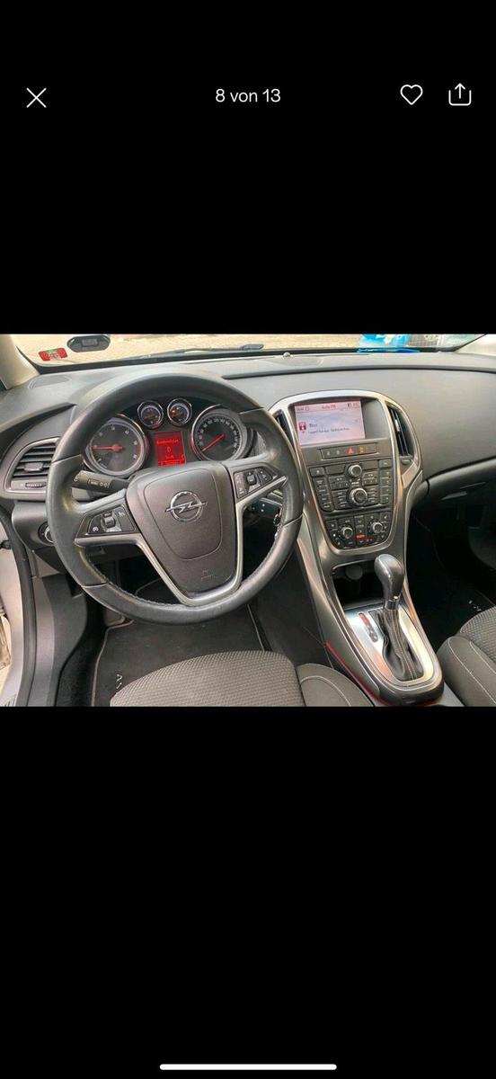 Opel Astra 2011 — engine 116 HP (85kW)