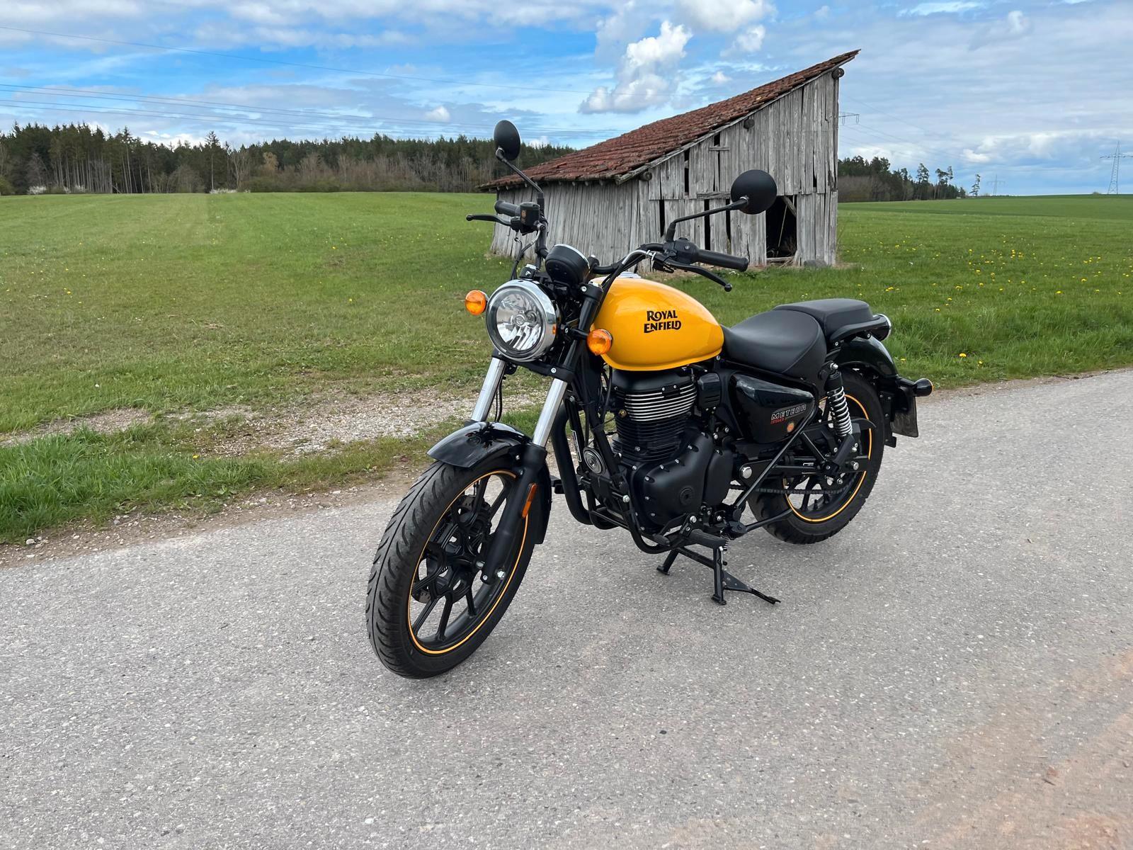 Royal Enfield Meteor 350 gelb Bestzustand