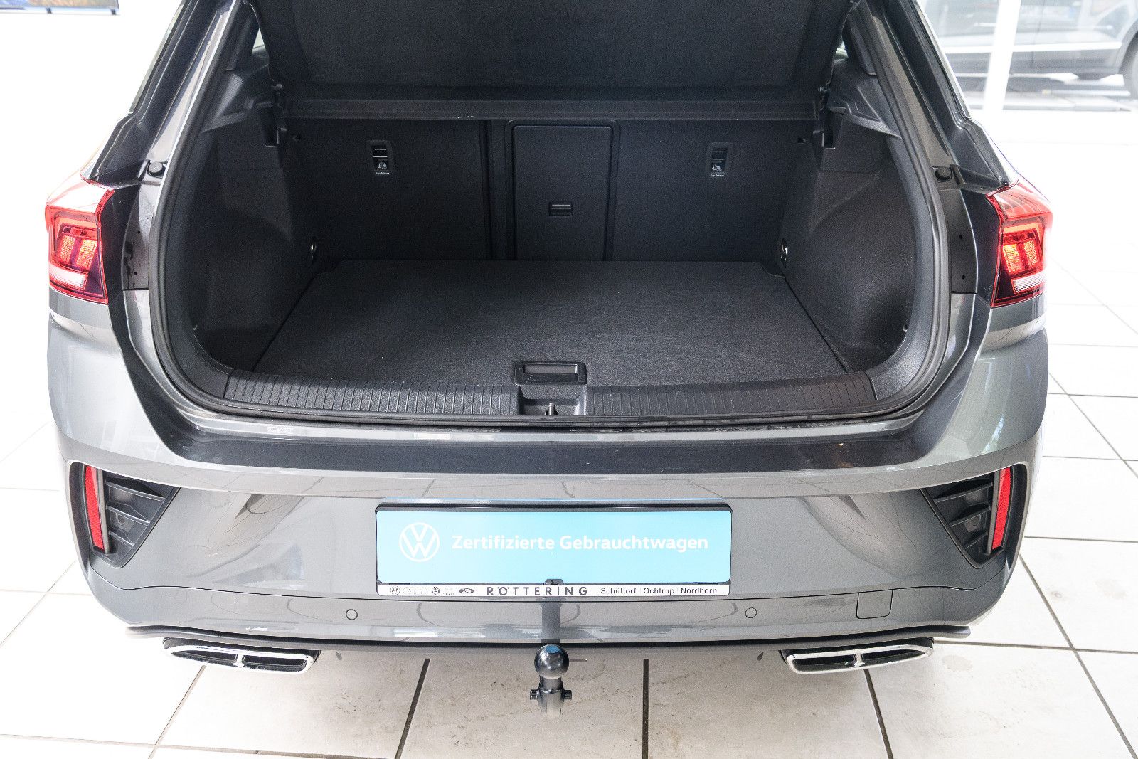 Fahrzeugabbildung Volkswagen T-Roc R-Line 1.5 TSI DSG LED+AHK+KAMERA+ACC+SHZ