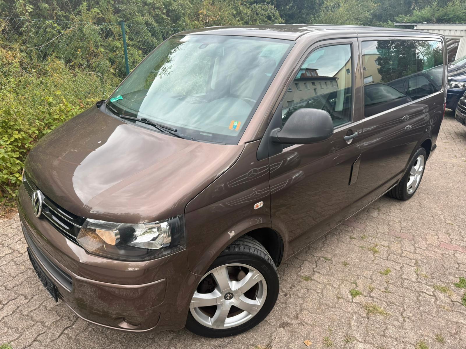Volkswagen T5 Multivan 2.0 140PS/DSG/NAVI/SitzHZ./Multif.