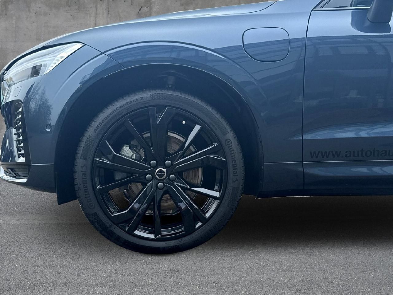 Fahrzeugabbildung Volvo XC60 T6 AWD Ultra Black Edition Plug-In Hybrid
