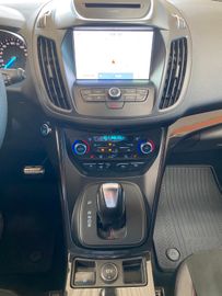 Fahrzeugabbildung Ford Kuga ST-Line 4x4 Navi Kamera Winterpaket SRA
