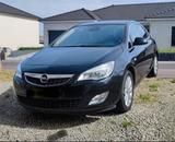 Opel Astra J 1.7CDTI ATM - Opel Astra mit Diesel-Antrieb: Limousine, 1.7