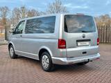 Volkswagen T5 Multivan DSG/SOFT-CLOSE/AHK/TEMPOMAT - silberne Volkswagen T5 Multivan