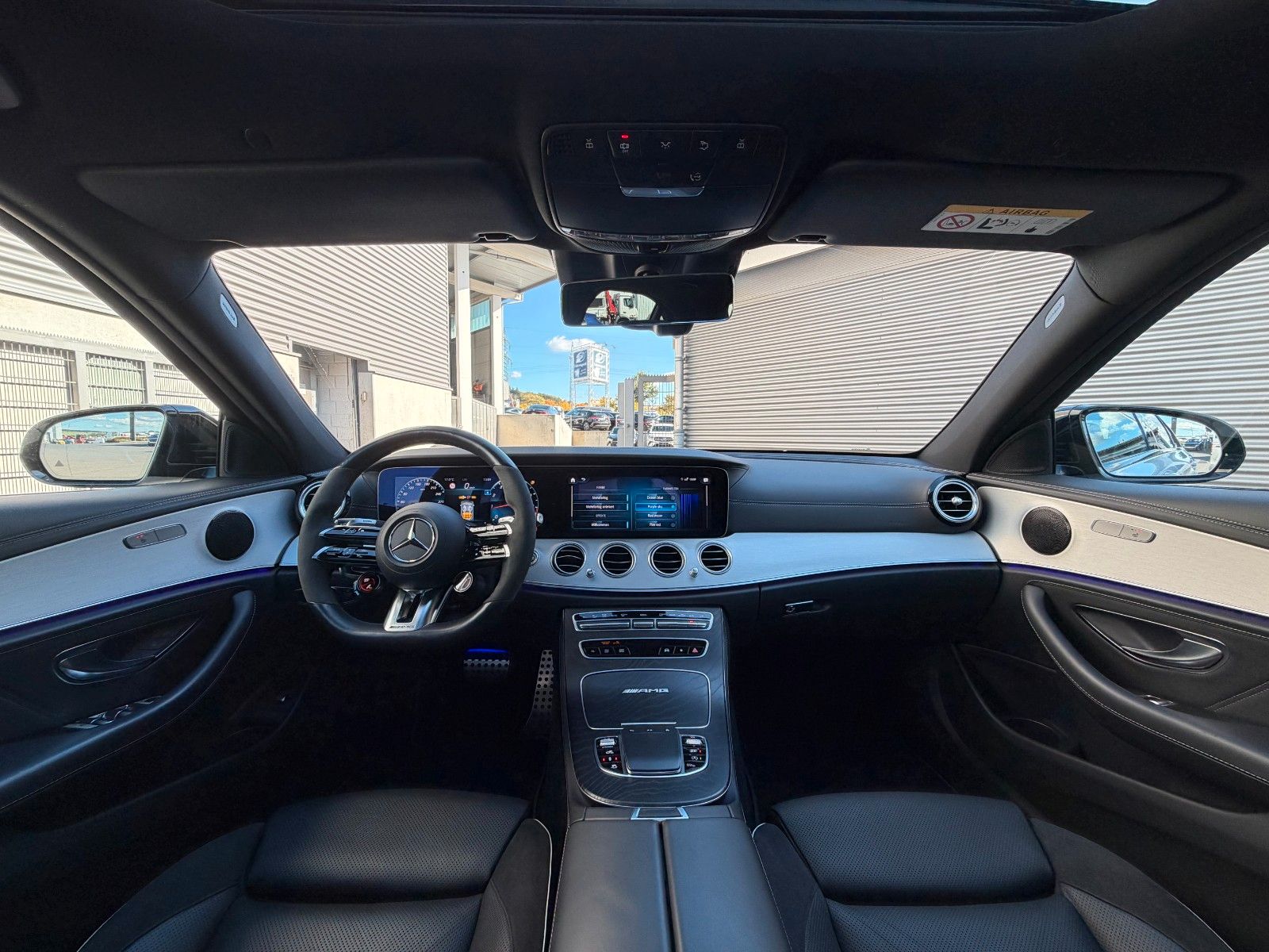 Fahrzeugabbildung Mercedes-Benz E 63 AMG S+DISTR+360°+AIRMAT+DRIVERS+NIGHT+PANO+