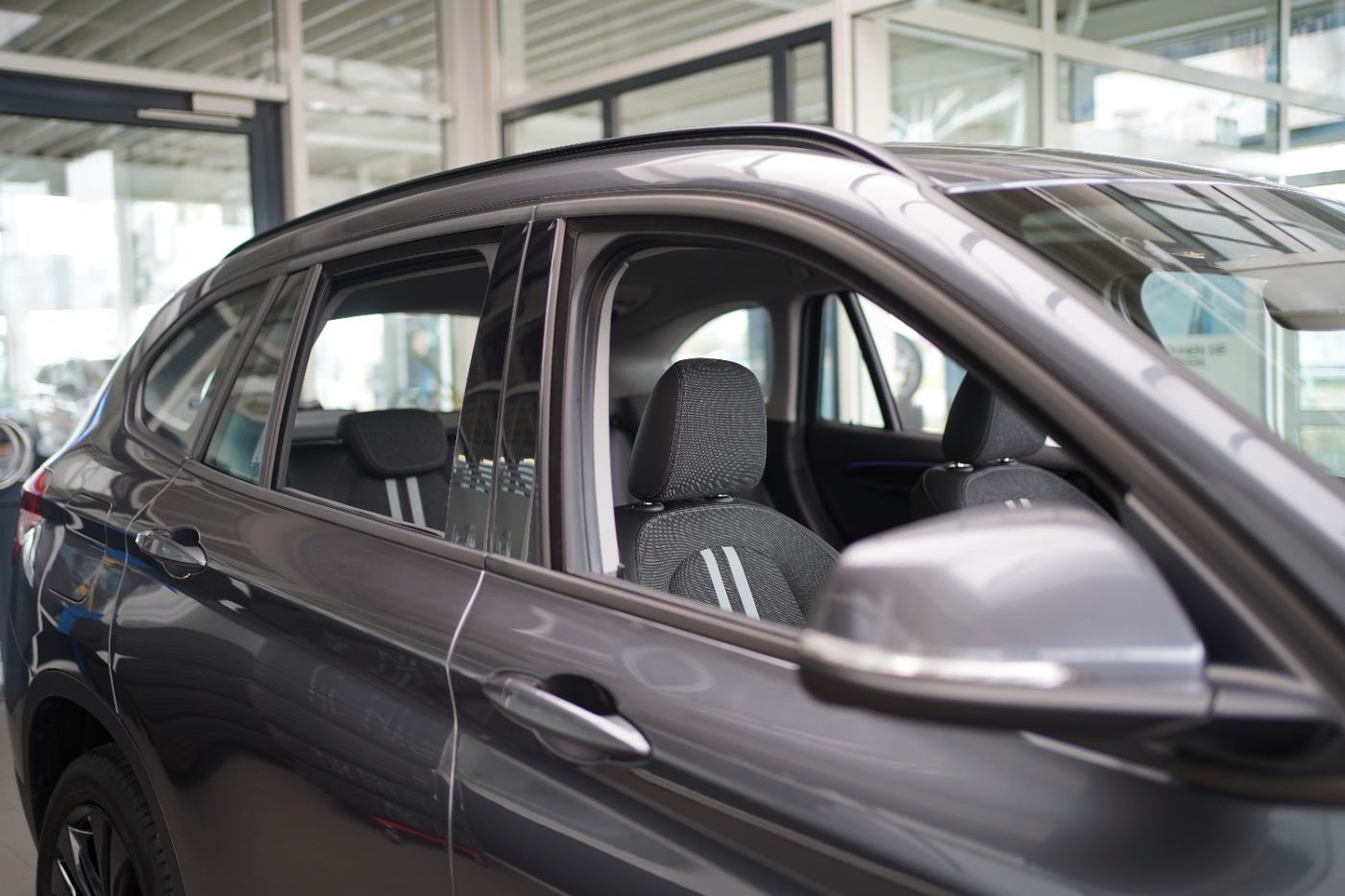 Fahrzeugabbildung BMW X1 20dA Sport Line +Navi+LED+MultifunktionLenkra
