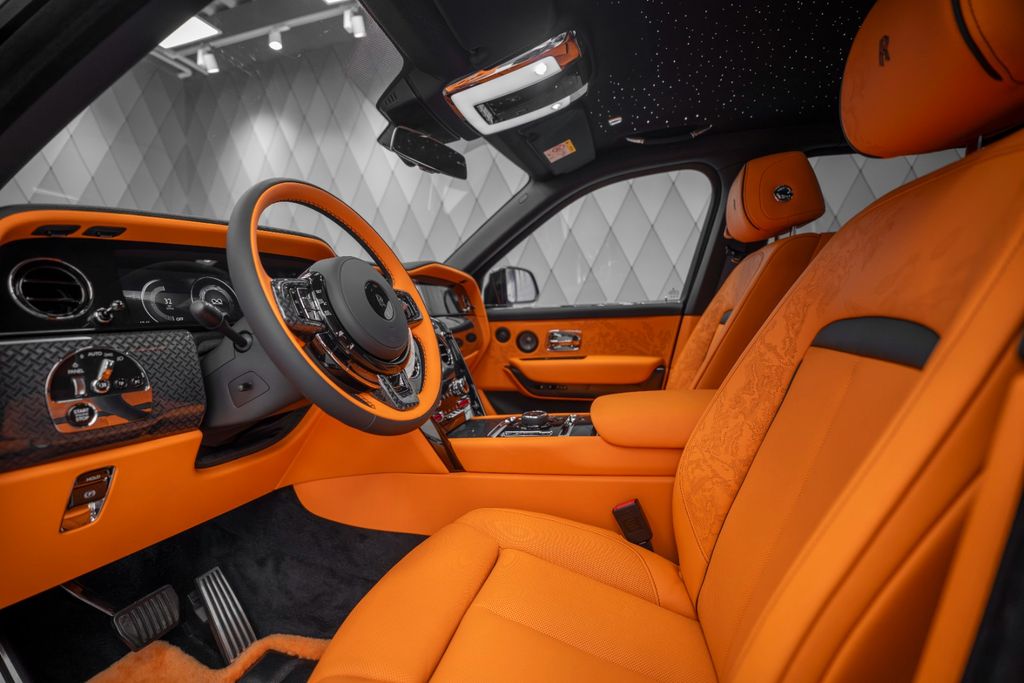 Cullinan BLACK BADGE 2026 BLACK/ORANGE 4 SEATS - Bild 14