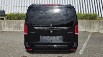 Mercedes V 220 - 5