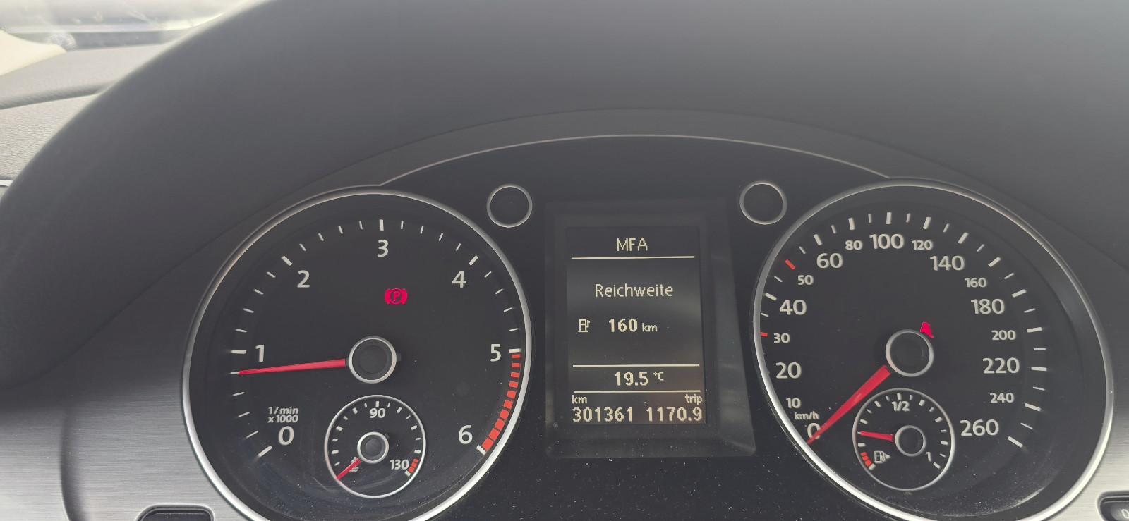 Volkswagen Passat 2012 — photo 14