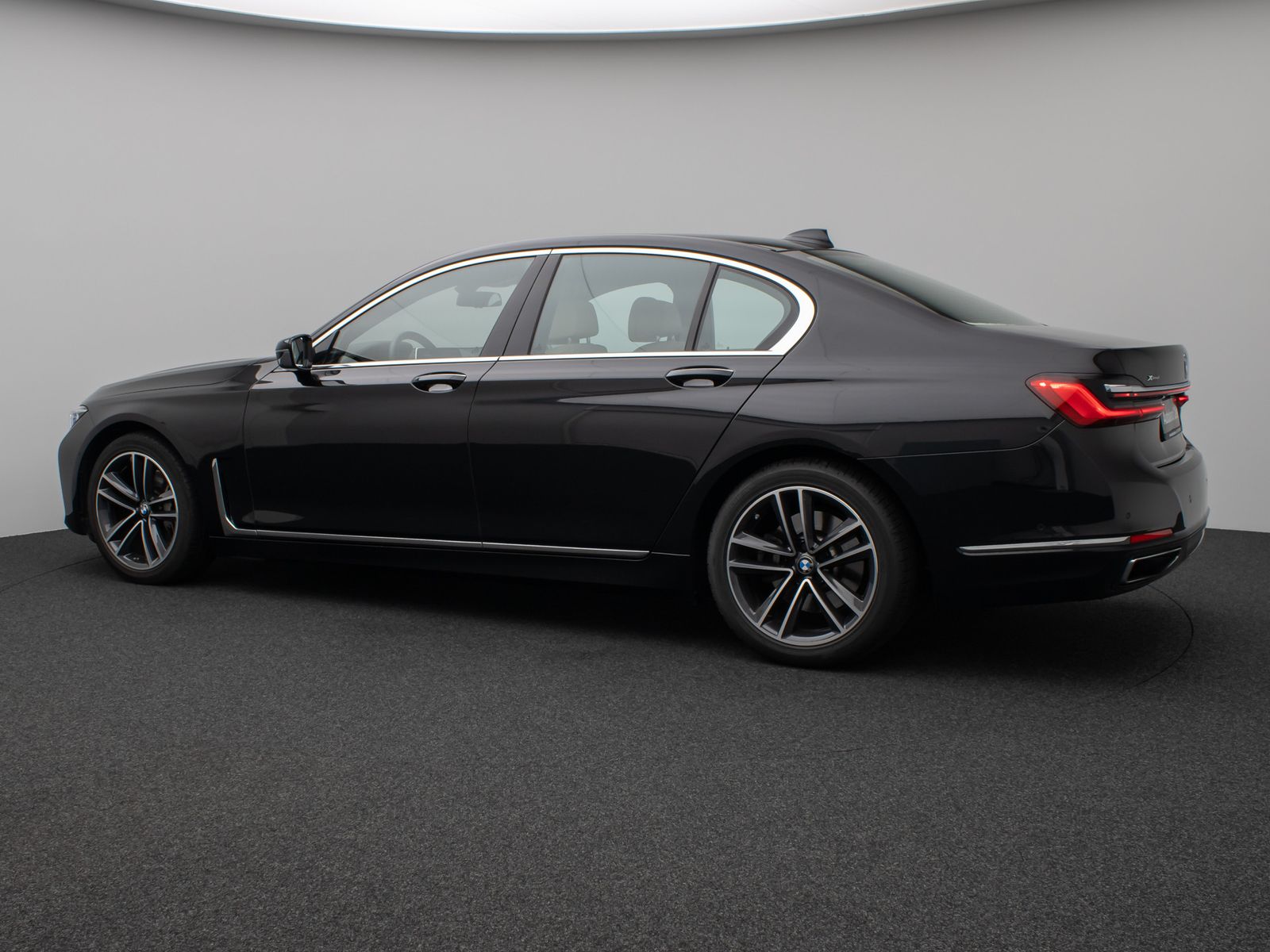 Fahrzeugabbildung BMW 730d xD 360°Laser Massage DAB DisplKey SoftClose