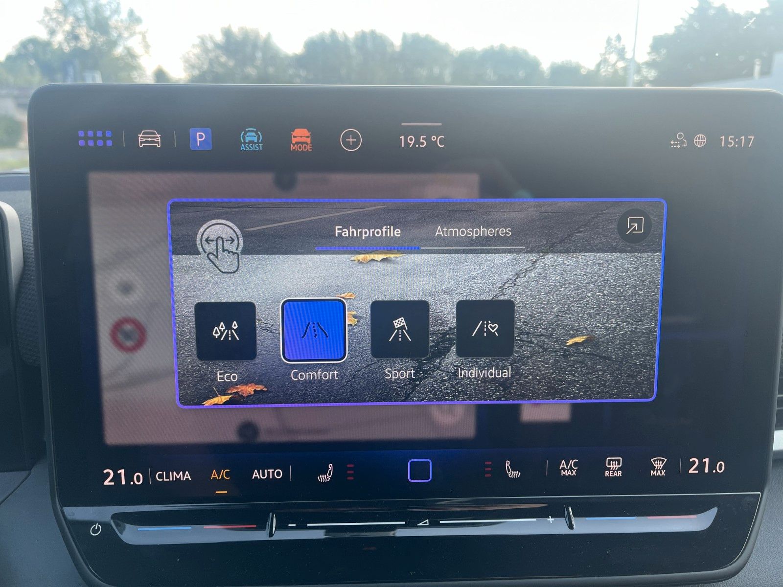 Fahrzeugabbildung Volkswagen T-Roc 1.5 eTSI 110 kW R-Line