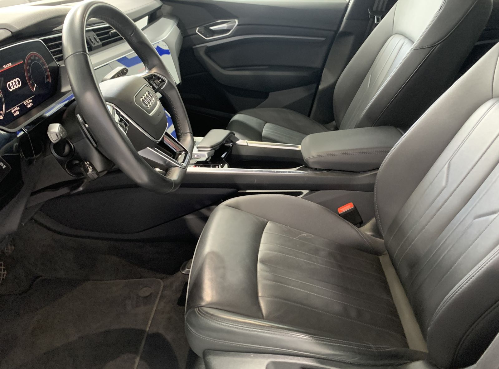 Fahrzeugabbildung Audi e-tron 55 Quattro*Leder*360°Cam*LED*SHZ*Navi*