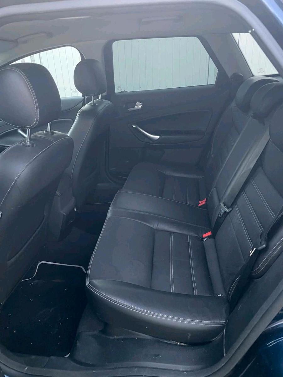 Ford Mondeo 2010 — photo 7