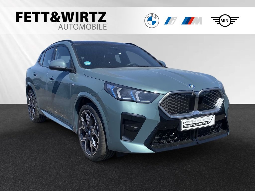 BMW iX2 xDrive30 M Sport|AHK|Pano|Head-Up