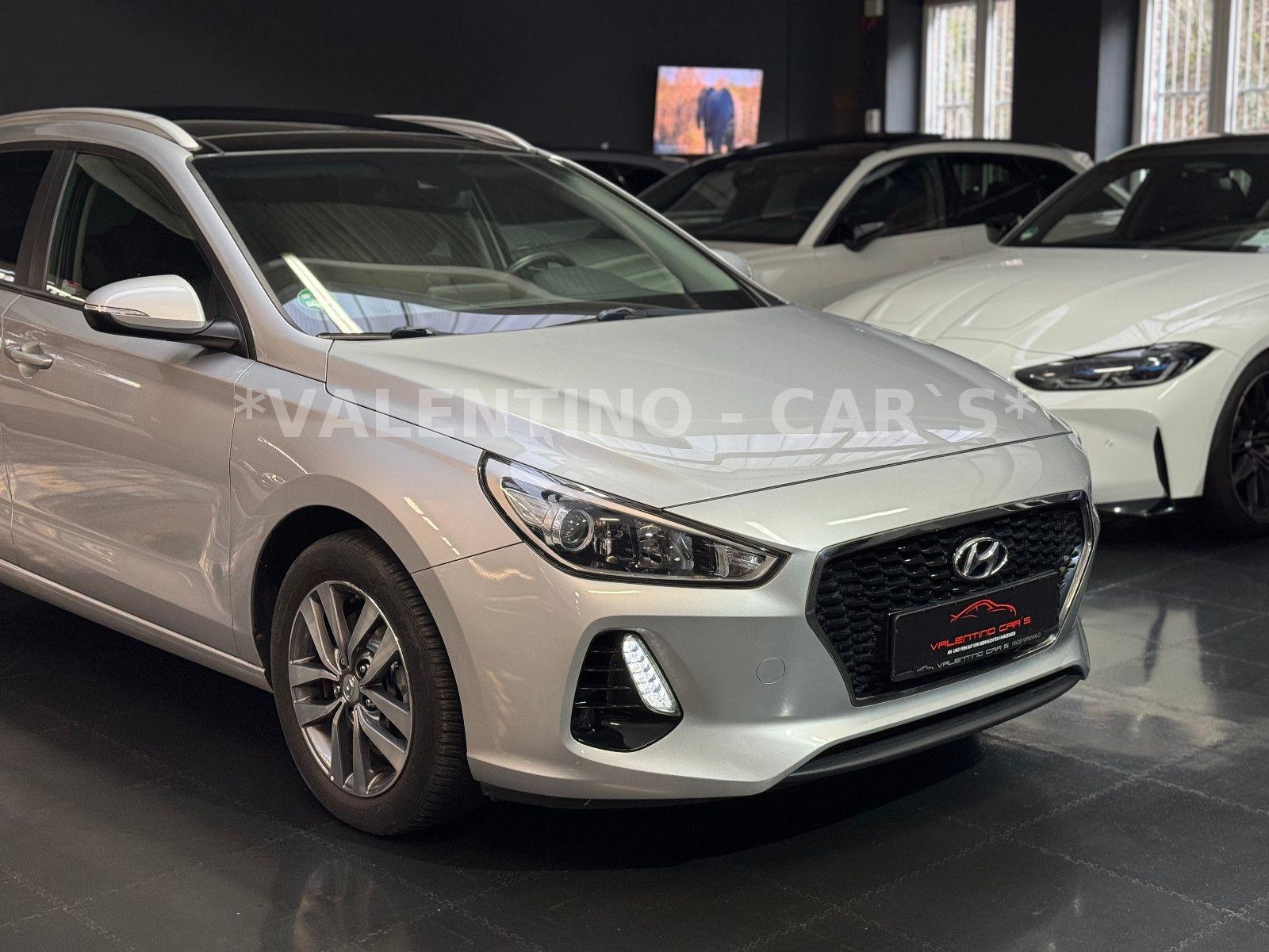 Hyundai i30 cw Family + Nav/Kamera/Temp/Shz/Lhz/Pano/Led