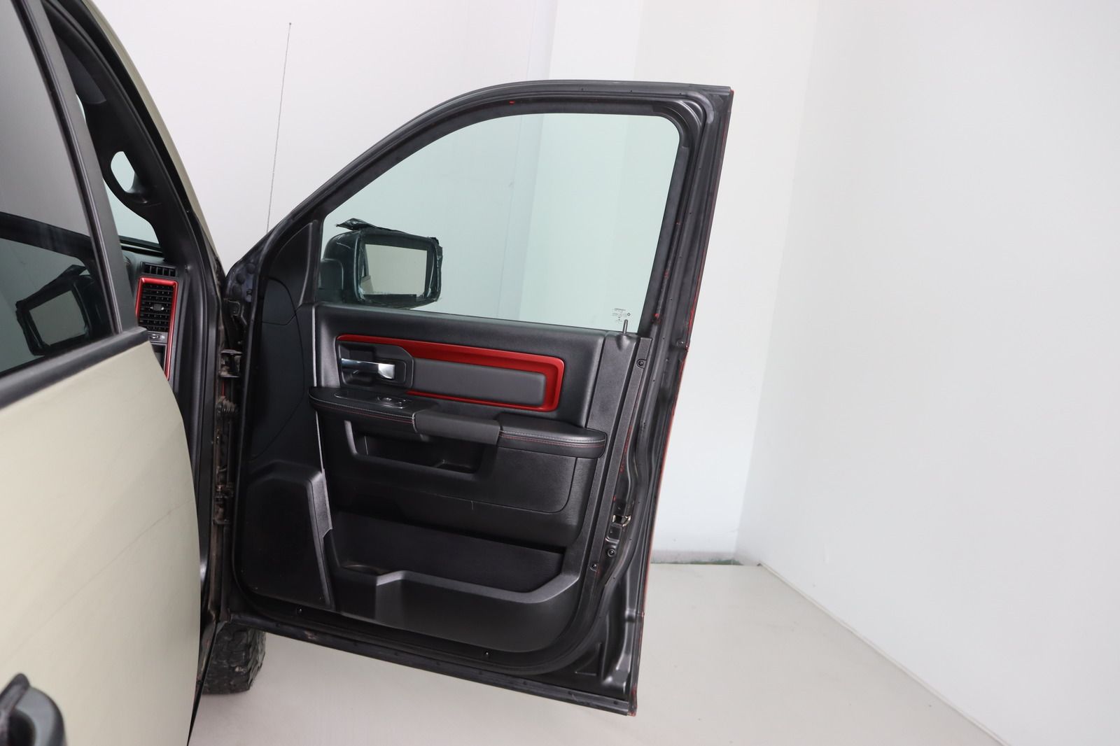 Fahrzeugabbildung Dodge Ram 1500 Rebel * Navi * el. Sitze * RFK
