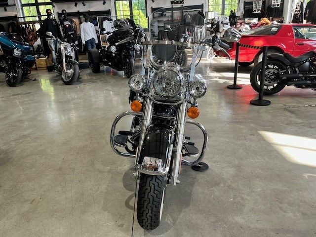 Fahrzeugabbildung Harley-Davidson FLSTC 103 Heritage-Jekill-wenig Kilometer