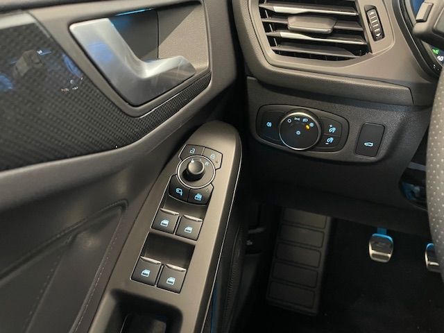 Fahrzeugabbildung Ford Focus Turnier ST X 2.3 HeadUP Navi B&O Kamera