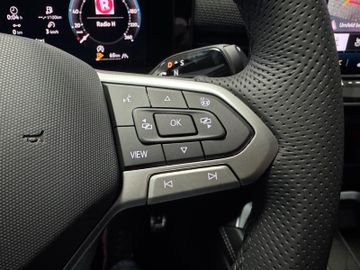 Volkswagen T-Roc 1.5 neues Modell R-Line AHK*elek Kofferr.