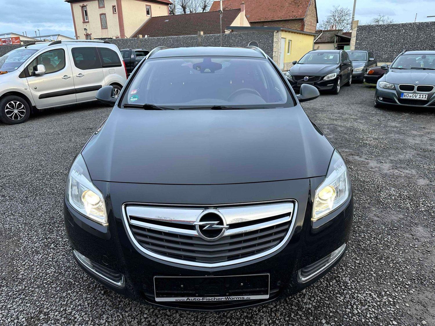 Opel Insignia 2013 — rear view