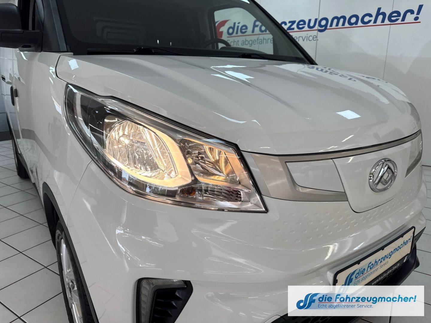 Fahrzeugabbildung Maxus eDeliver3 Kasten L1H1 Apple CarPlay Android Auto