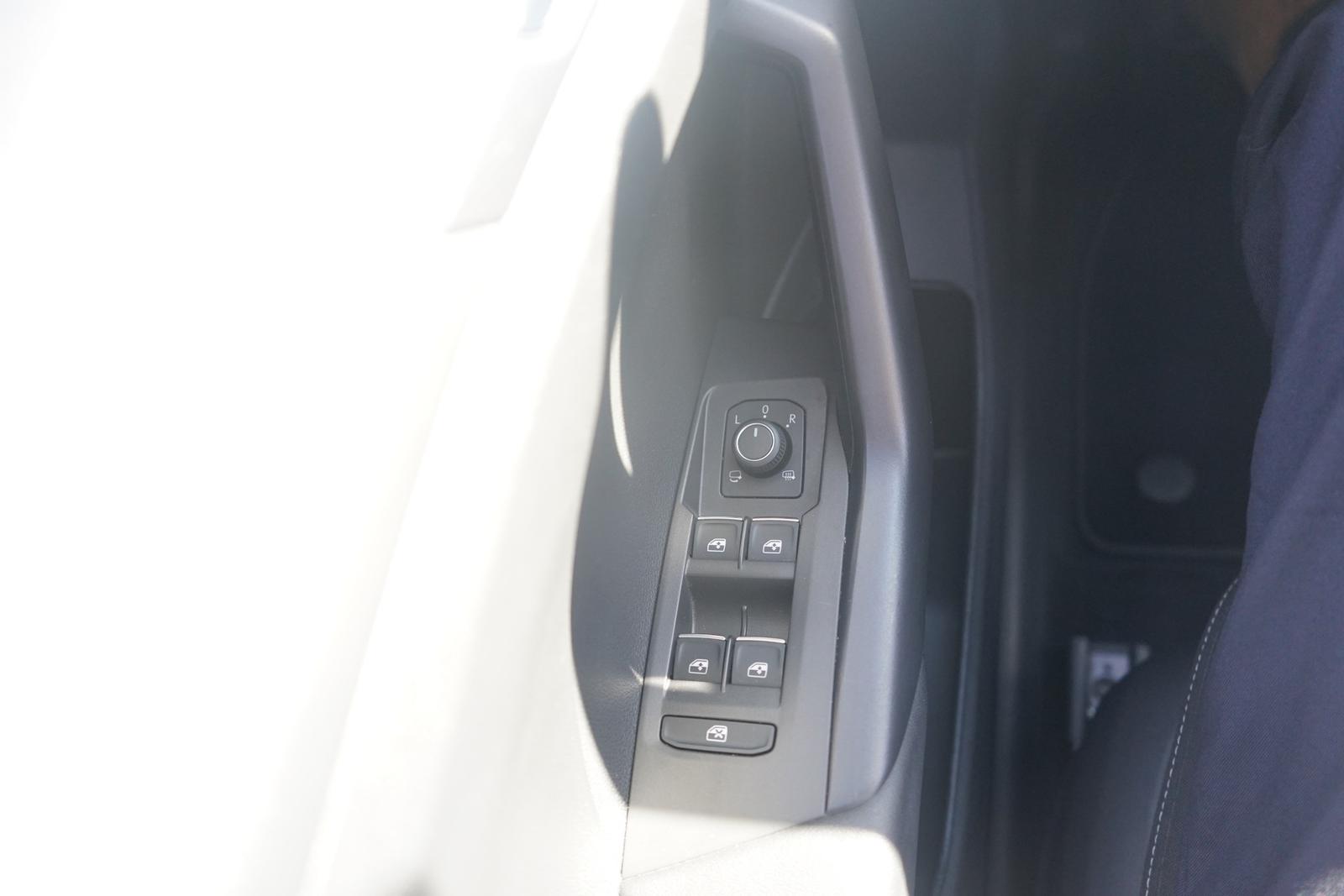 Volkswagen T-Cross 1.0 Life LED Navi ACC Sitzheizung AHK, миниатюра 18