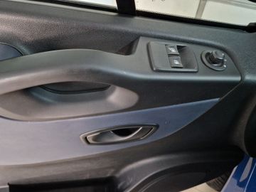 Opel Vivaro - 12