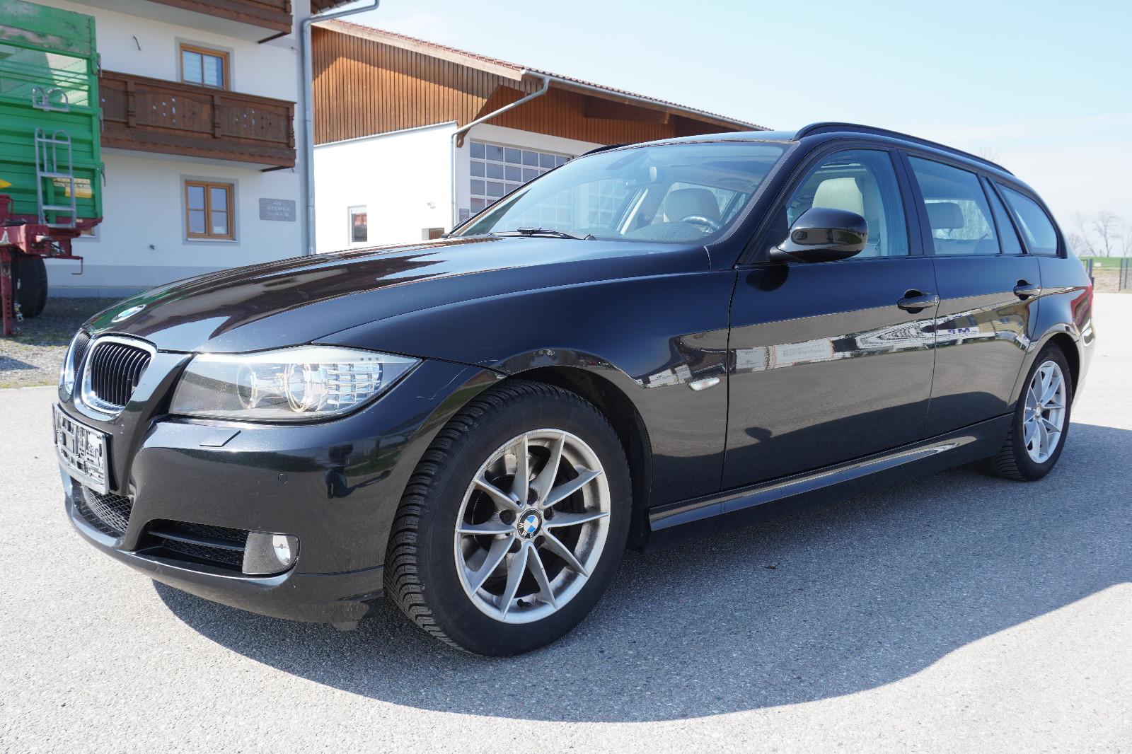BMW 320i Touring  Autom. Leder Panorama Xenon NAV