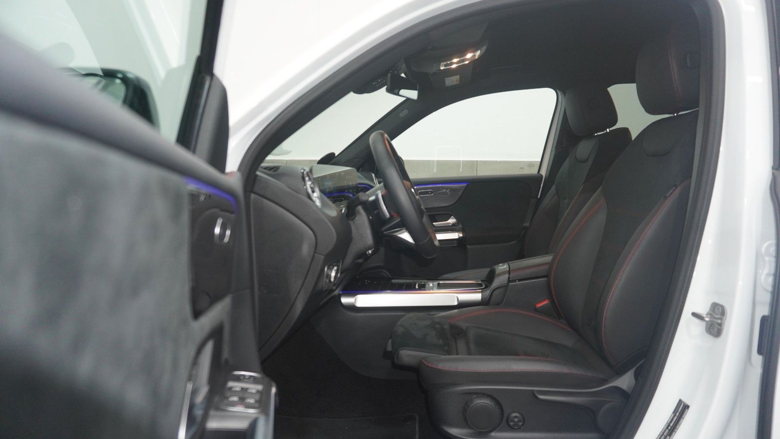 Mercedes-Benz GLB 200 d AMG MultiBeam/Ambiente+/ACC/Keyless foto 12