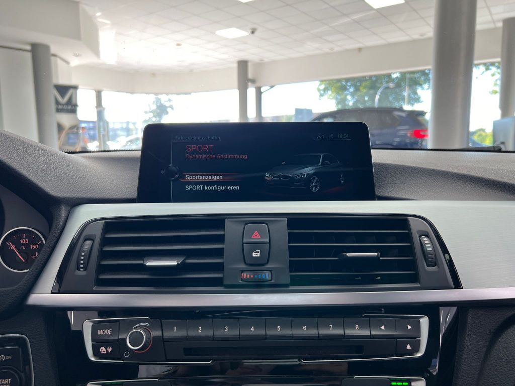 BMW 320 d Sport-Line Schiebedach*HUD*LED*NAVI*PDC*