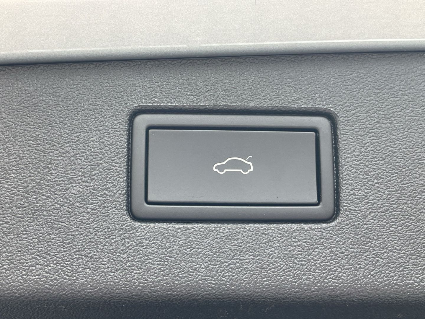 Tiguan 2.0 TDI R-Line Black Style AHK/360°Kamera