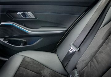 Fahrzeugabbildung BMW 318i Touring M-Sport SERVICE-GARANTIE|SPUR|ACC