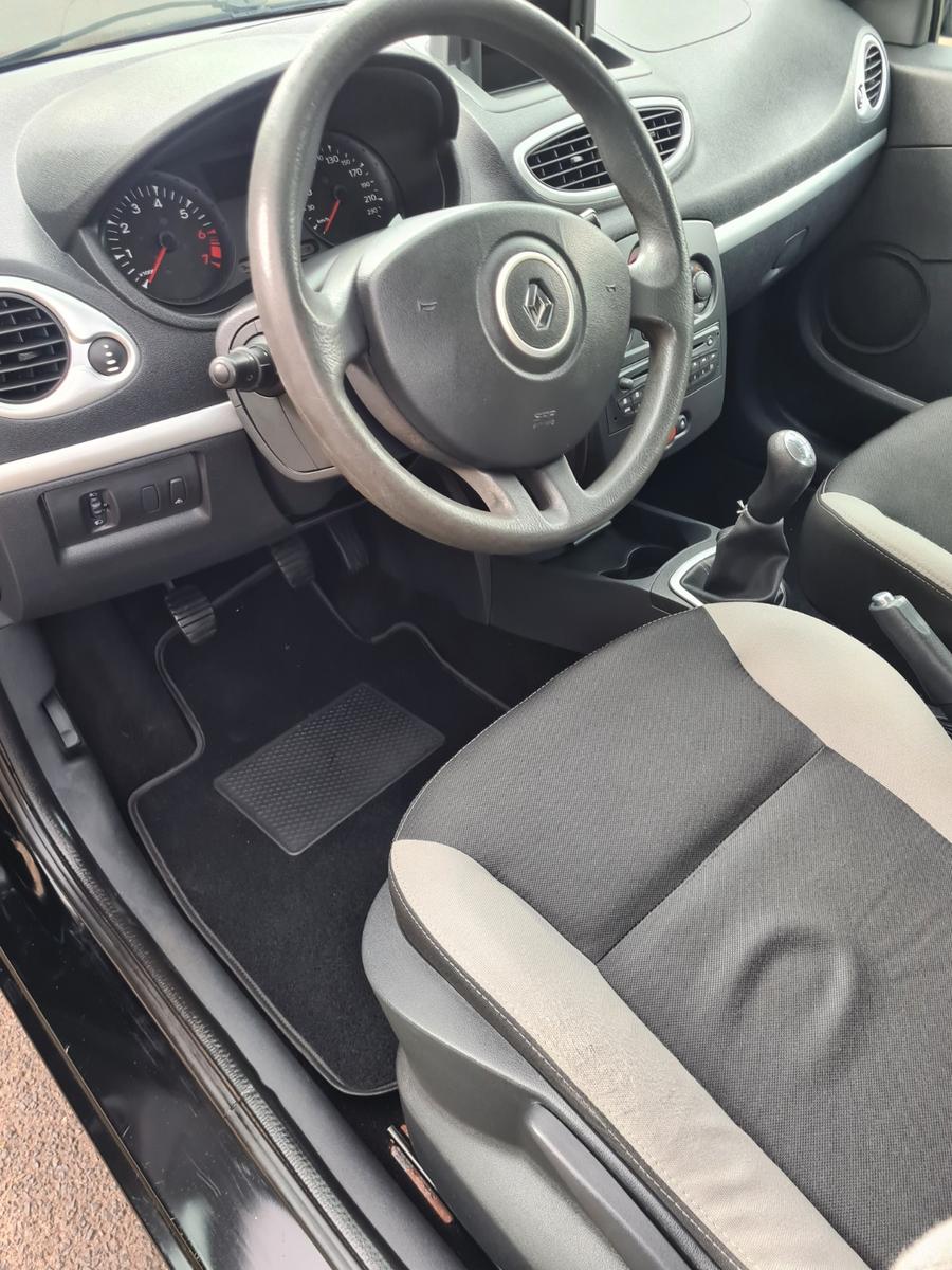 Renault Clio 2012 — photo 10