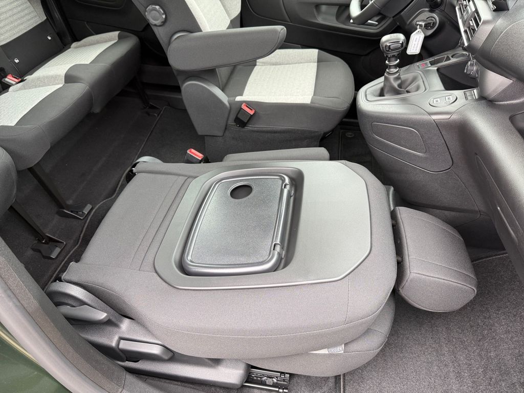 Fahrzeugabbildung Citroën Berlingo XL Diesel 130 PLUS 7-Sitzer