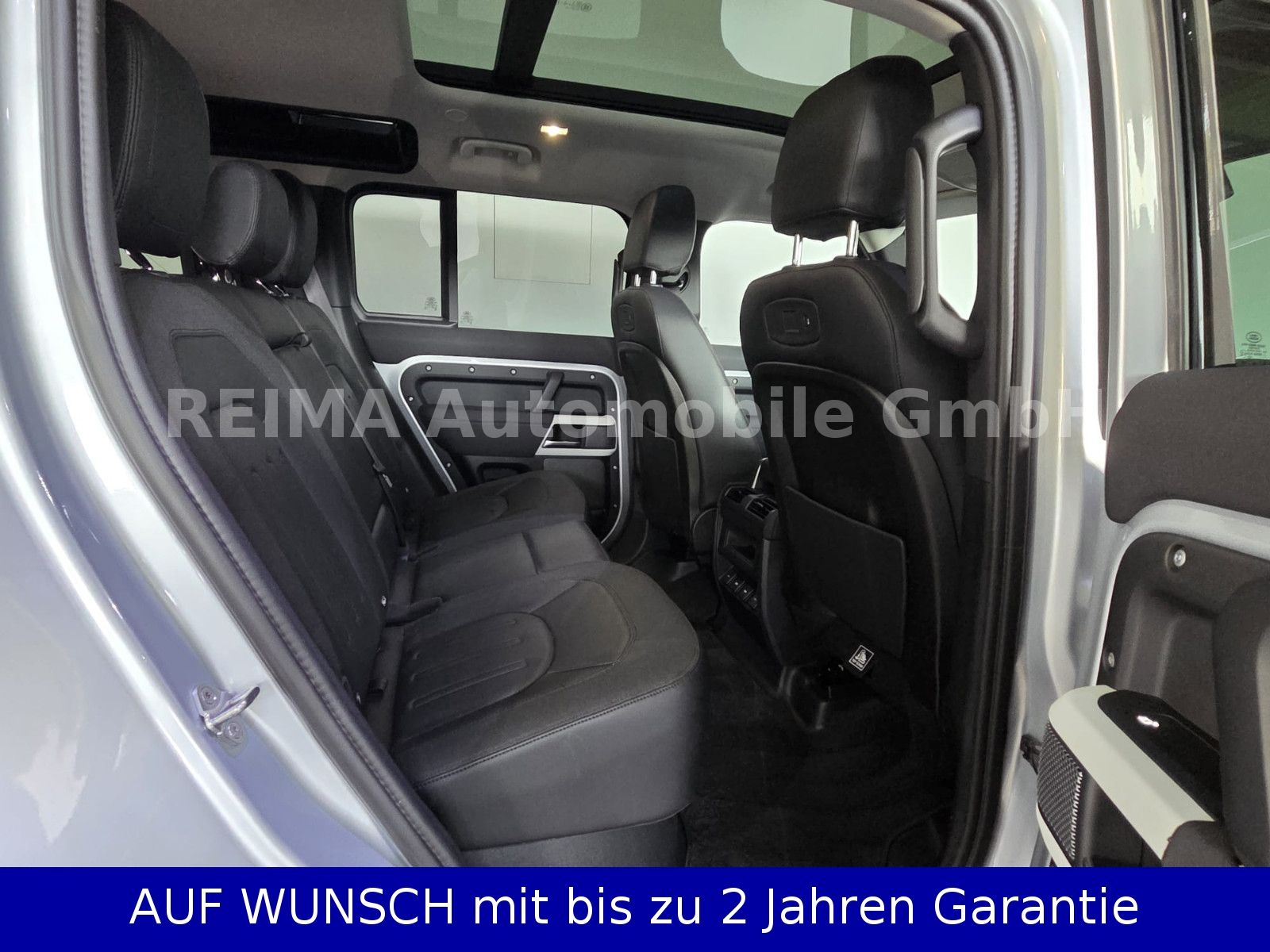 Fahrzeugabbildung Land Rover Defender 110 P400 V6, Pano, Meridian, Luft, LED