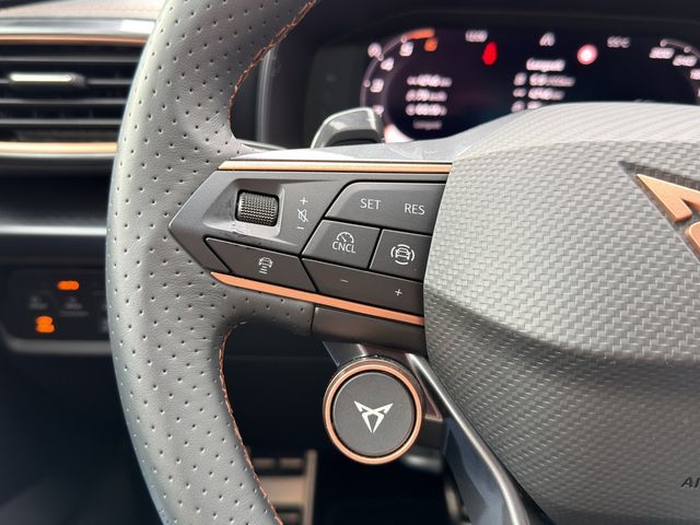 Leon 2.0 TDI DSG SHZ KAMERA NAVI ACC FACEL. LED