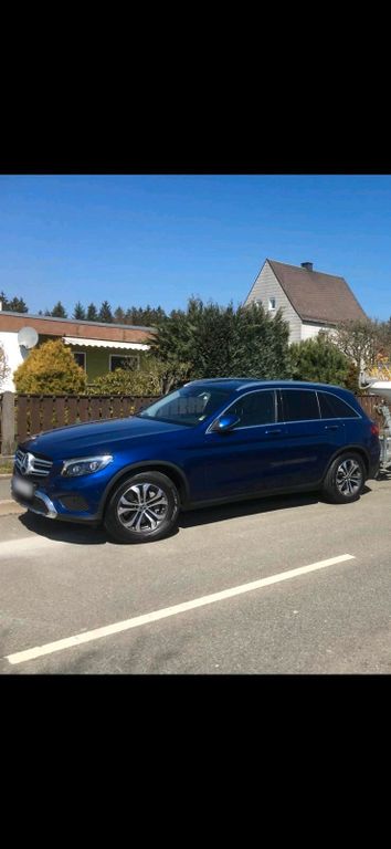 Image of Mercedes-Benz GLC 220