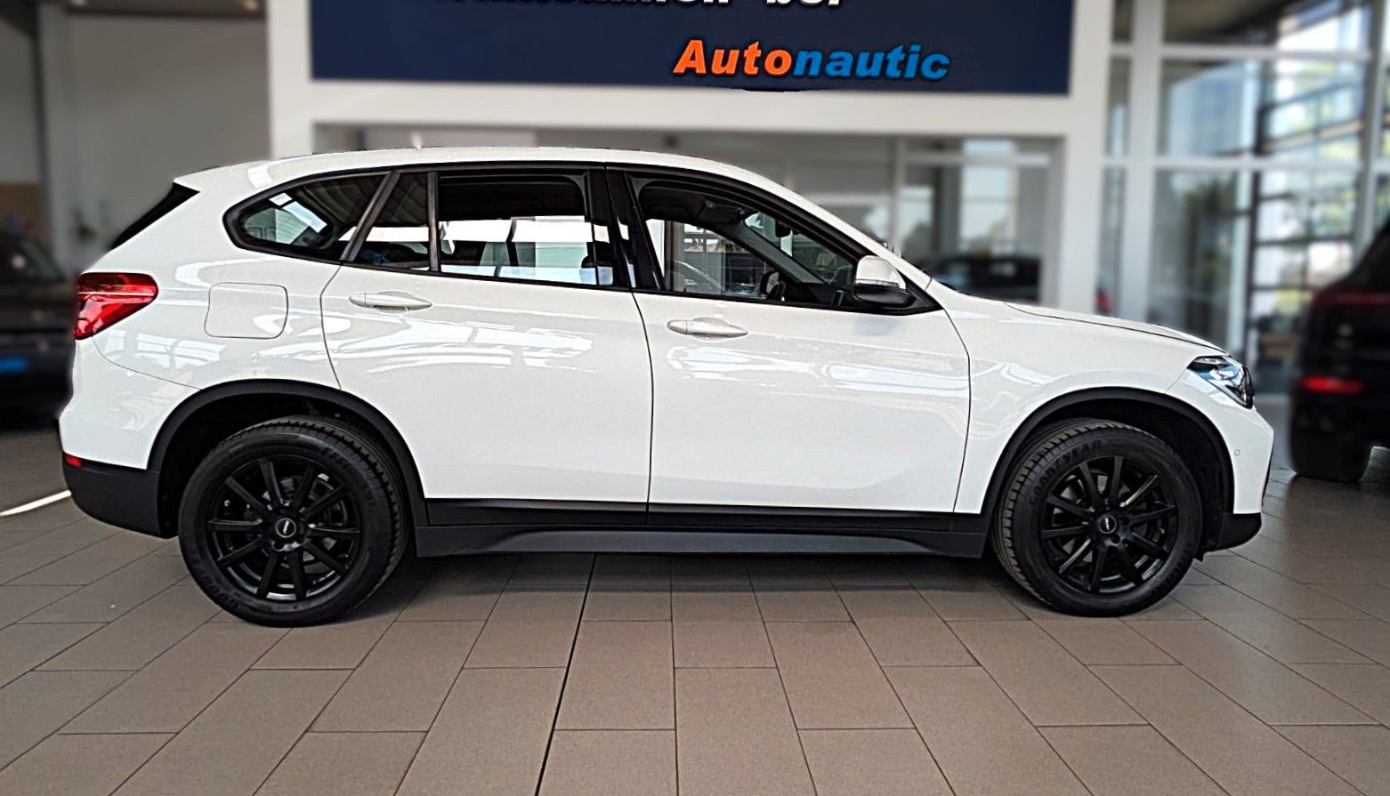 Fahrzeugabbildung BMW X1 18i LCI NAVI SHZ AHK PDC KLIMAAUT 8xALU